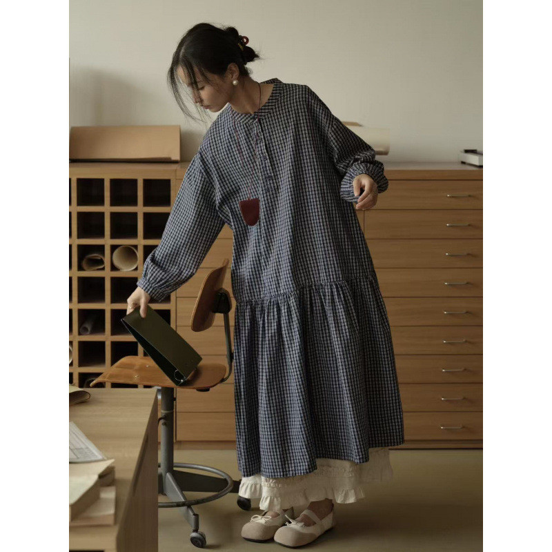 Gaun Lengan Panjang Kotak-Kotak Artistik Gaya Jepang yang Menyusutkan a Rok A-line