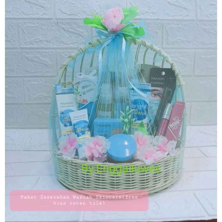 PAKET SESERAHAN WARDAH SKINCARE/WARDAH PAKET SESERAHAN LENGKAPA/WARDAH HANTARAN NIKAH/PAKET KOSMETIK