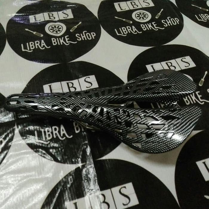 SADDLE VERTU CARBON SPIDER HOLLOW l SADEL VERTU SPIDER