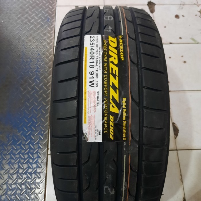 Ban Mobil Dunlop 235/40 R18 DZ102 Direzza DZ102