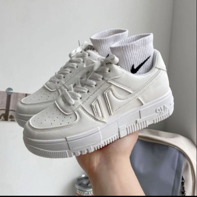 MIKHA sepatu sekolah hitam putih sneakers wanita quality sepatu wanita sepatu sekolah hitam wanita