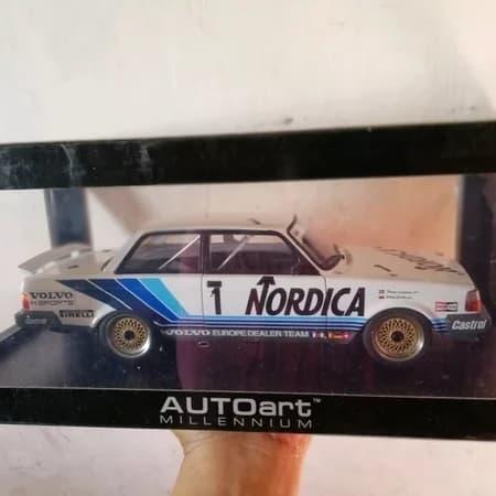 diecast miniatur autoart 18 volvo nordica