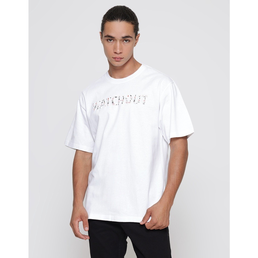 Watchout Jeans Club Wording Kaos Pria 119239932