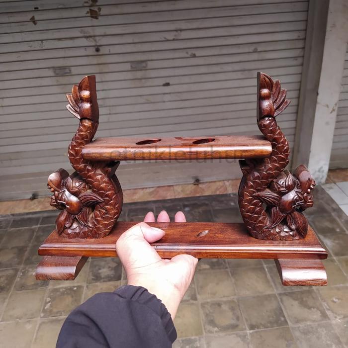 Jagrak tempat keris patrem kayu jati Isi 2 keris ukuran kecilUkiran naga