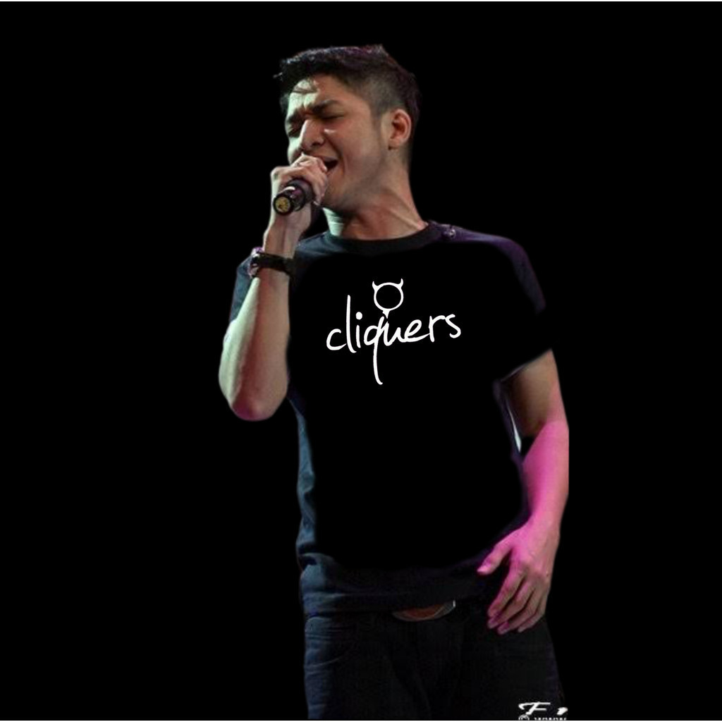 kaos ungu Cliquers keren cocok buat konser ungu band di pakai pas banget