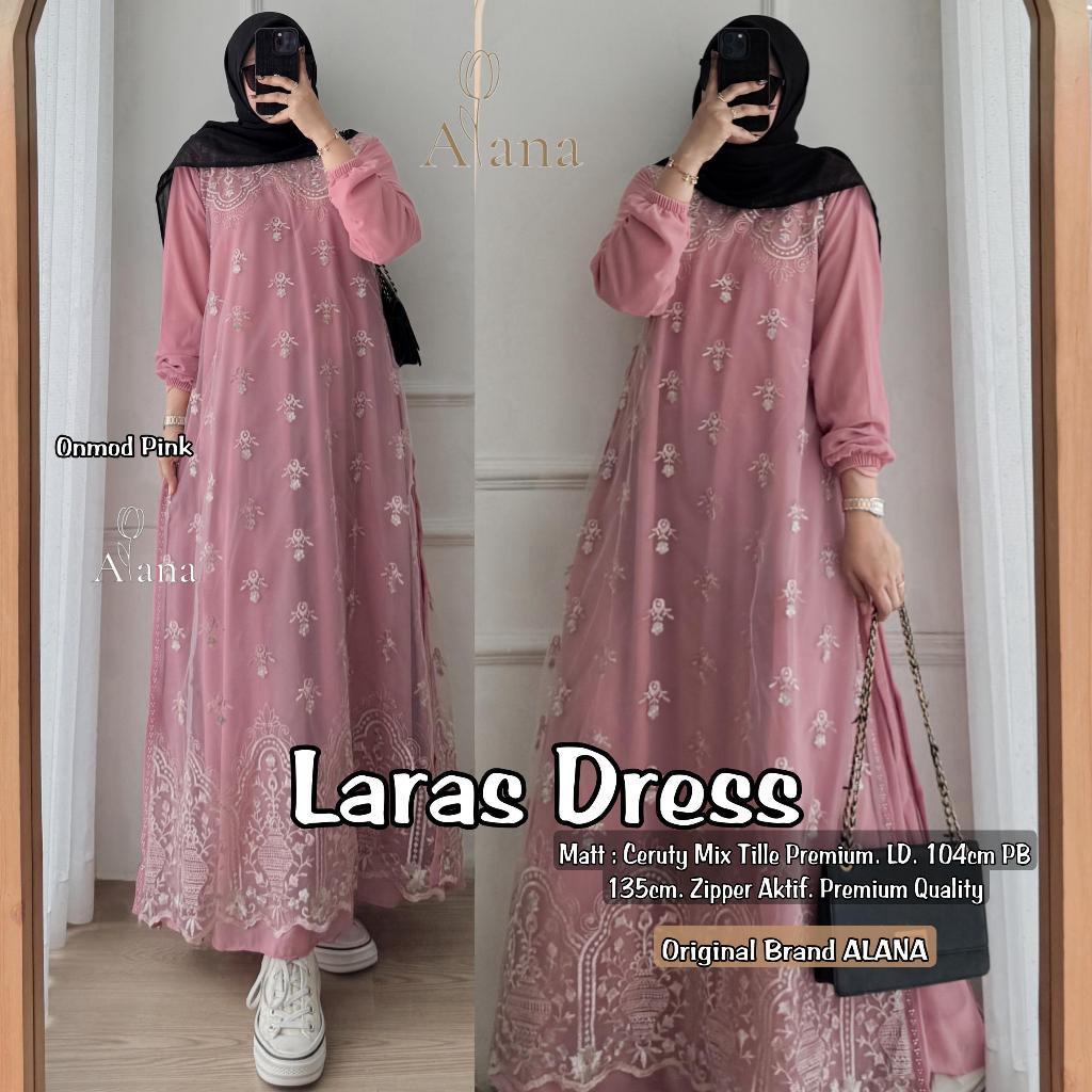 2211     LARAS DRESS by AlANA   // NOVIISTUFF