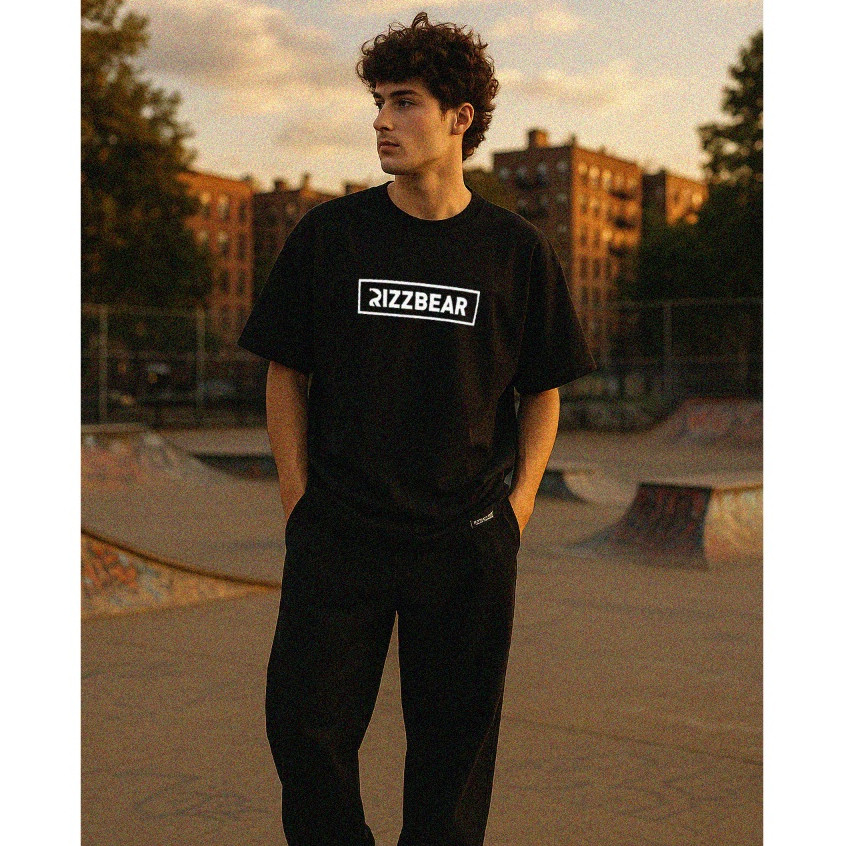(COD) RIZZBEAR Kaos Pria Original Branded Simple Distro Basicbox T-Shirt Black