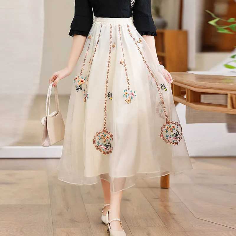 Vintage Half Skirt / New Women's Embroidered A-line Skirt