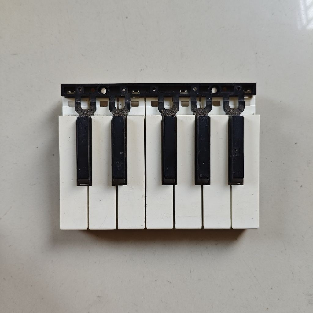 1 oktaf Tuts Hitam Putih Korg Micro Arranger MA korg Micro