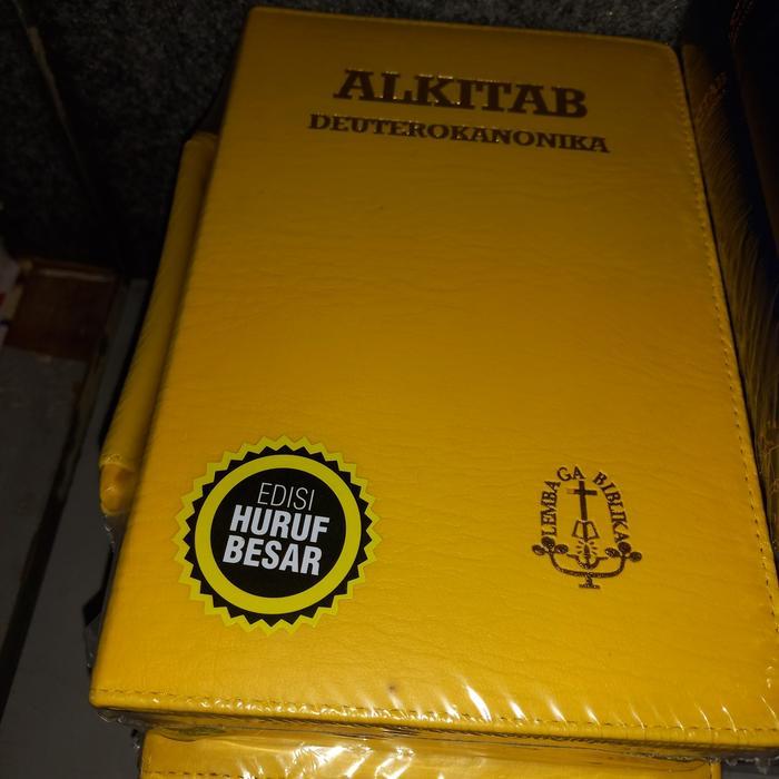 alkitab deuterokanonika huruf besar