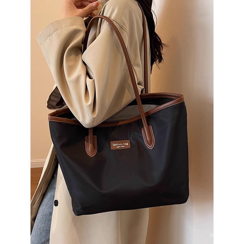 Tas Tote Wanita Kapasitas Besar Baru Fashion Komuter Tas Besar Kain Oxford Tas Tangan Bahu