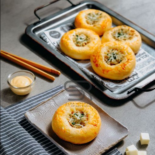 Sera Kitchen Bun Ayam Mayo Mozzarella | Sourdough