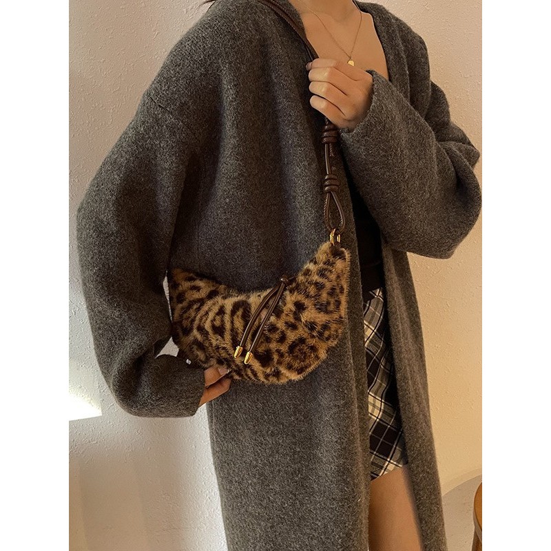 Tas Mini Crossbody Cetakan Macan Tutul Mewah Tas Bahu Berbulu Gaya Tas Dumpling Unik