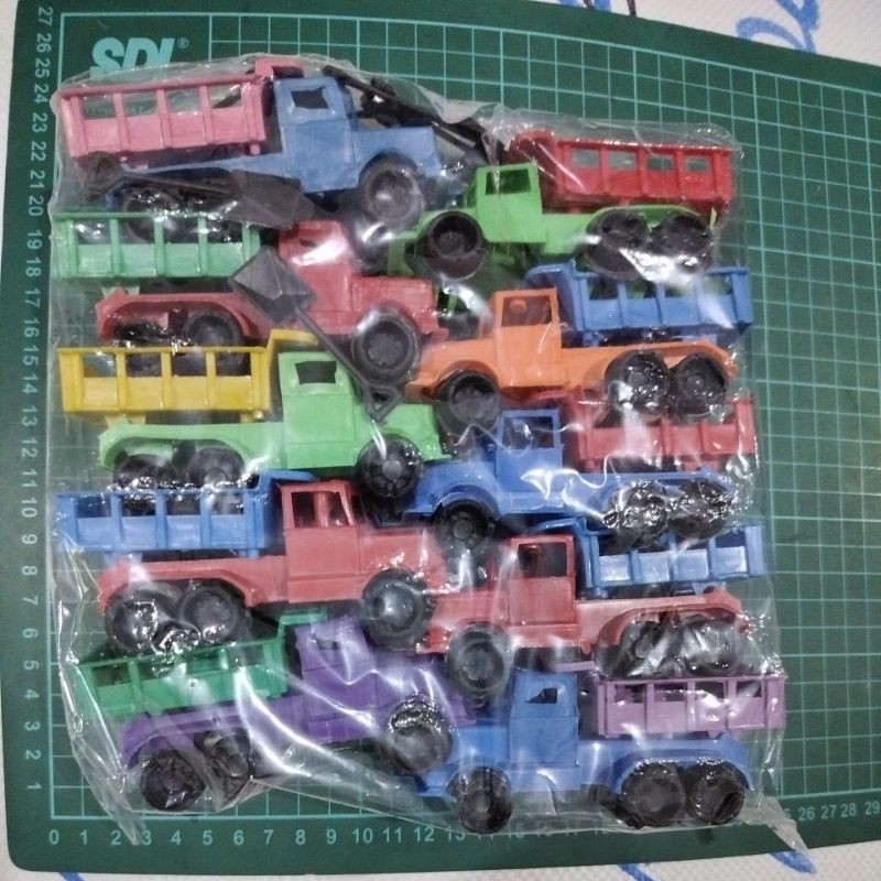 Truck Pasir Skop Plastik Isi 10 Pcs Warna Campur