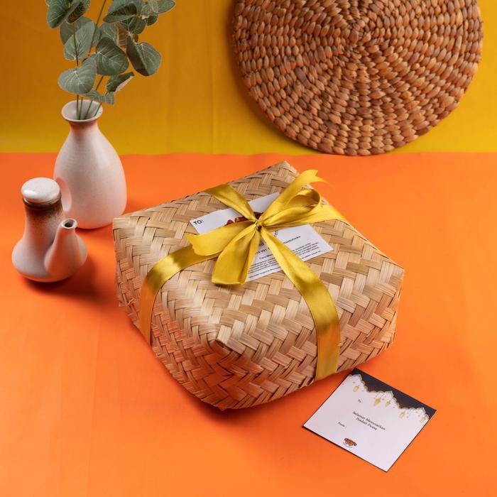 Ayam Panggang hampers besek bambu keranjang