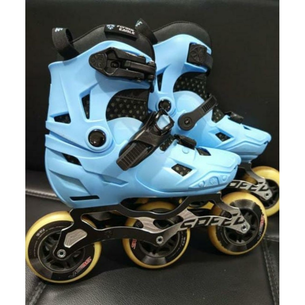 sepatu roda Flying eagle
