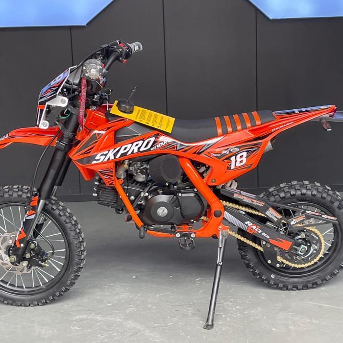 motor mini trail 110 cc 4tak manual  4speed kick starter