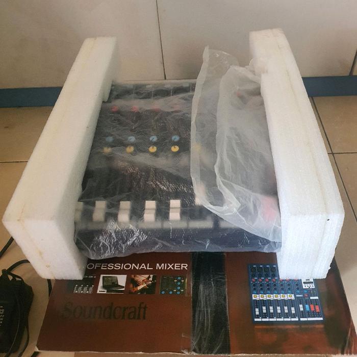 Mixer soundcraft 6 chanel bekas sangat jarang sekali dipakai Amplifier