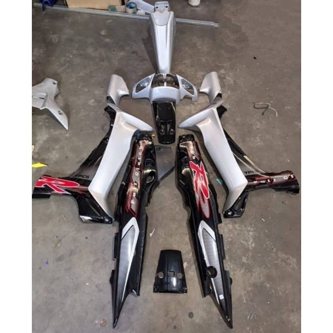 COVER BODY FULL SET YAMAHA FIZR FIZ R F1Z R F1ZR FULLCLUTH PERAK SILVER HITAM 2002