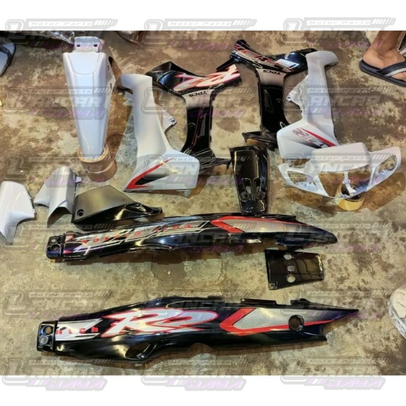 cover bodi Fizr full set bodi motor Yamaha Fizr Full clutch hitam silver