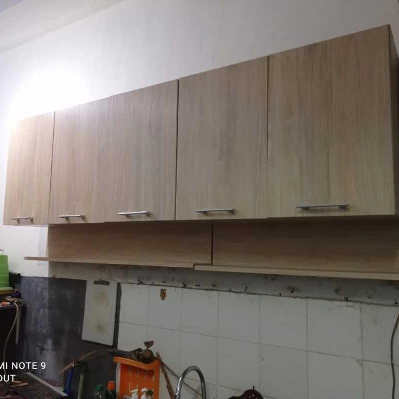 RAK PIRING LEMARI GANTUNG DAPUR KITCHENSET ATAS 5 PINTU WARNA SERAT KAYU