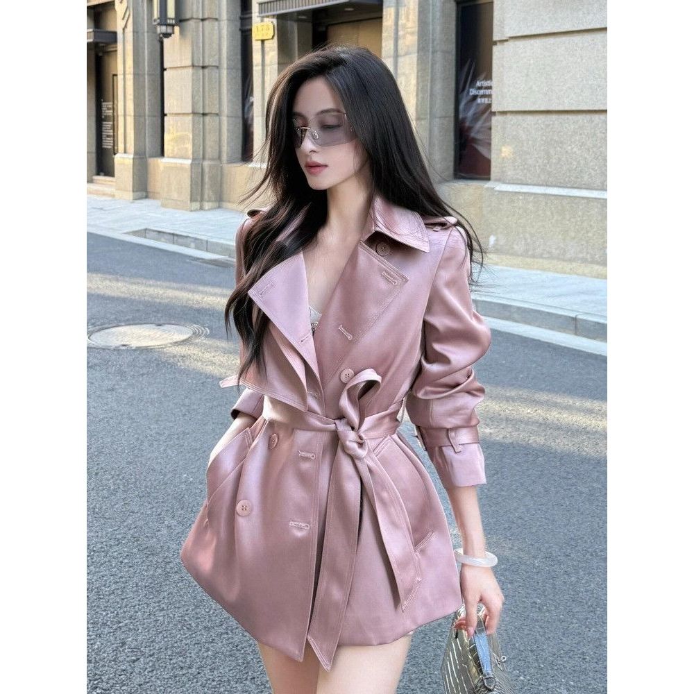 Mantel blouse merah muda selebriti mewah dan mewah. Mantel blouse merah muda selebriti mewah.