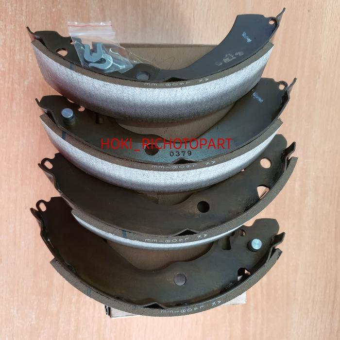 Kampas rem belakang avanza /xenia 04495-bz011-001 top