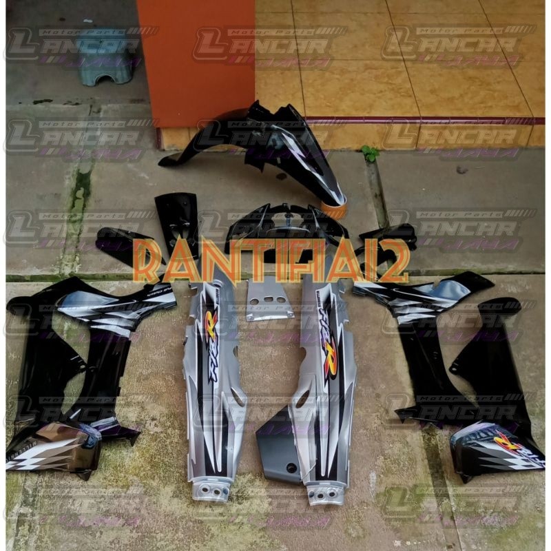 cover bodi fizr full set bodi Fizr milenium hitam silver