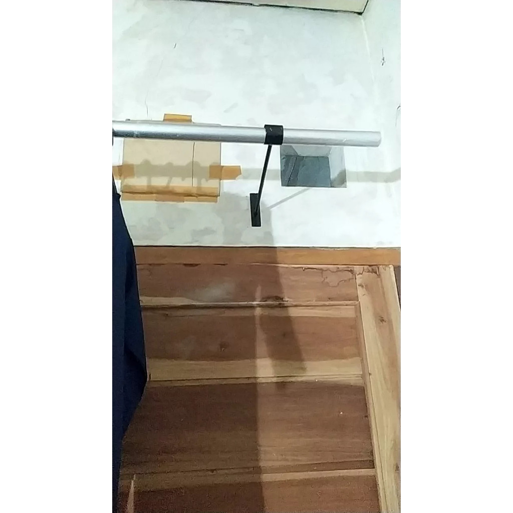 bracket besi jemuran gantungan baju/gantungan gorden tempel dinding