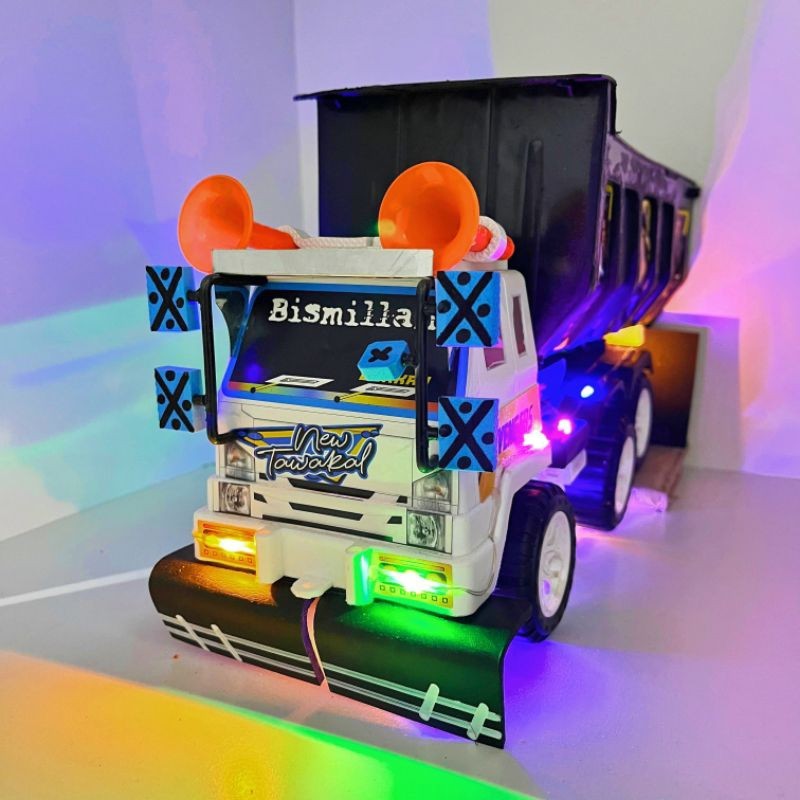 Mainan Mobil Truk Oleng Modifikasi – Dump Truck Pasir Plastik Keren Miniatur Tronton Anak Laki-Laki