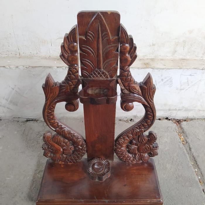 Jagrak keris jati Ukiran nagaIsi 1