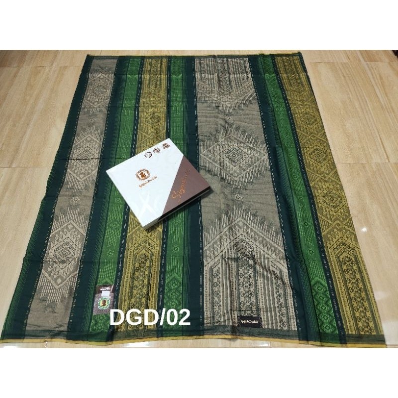 CUCI GUDANG Sarung gajah duduk signature Motif full timbul