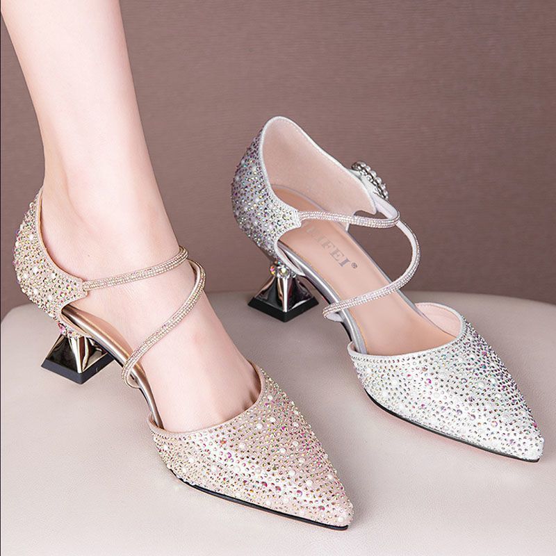 Sandal bertumit tinggi dengan tas mutiara, sepatu bertumit tipis dengan tas kulit asli dengan