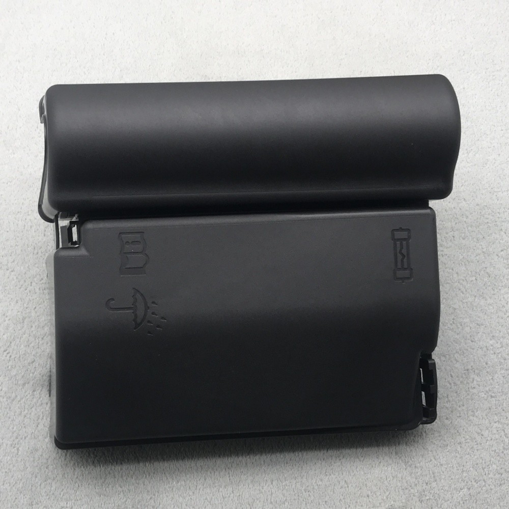 5C0937132A  Engine Compartment Central Electrical Cover Fuse Box Protection Case For VW Passat B7 Be