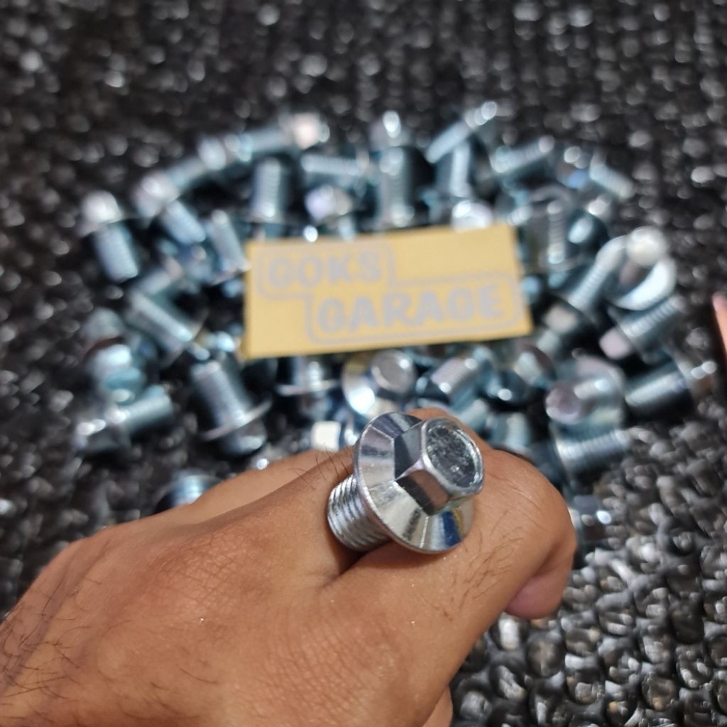 BAUT TAP OLI HONDA BAUT PEMBUANGAN OLI Baut Tutup Oli MESIN BAWAH HONDA BEAT / VARI0/ SCOOPY