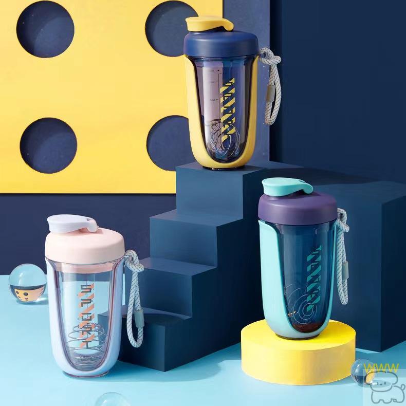 Shaker Bottle 590 ml Original – Gelas Minum Gym dengan Skala & Blender Ball – BPA Free, Tahan Bocor 