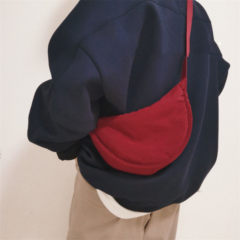 Tas Bentuk Bulan Baru Tas Selempang untuk Wanita Desain Unik Tas Dumpling Merah Bata