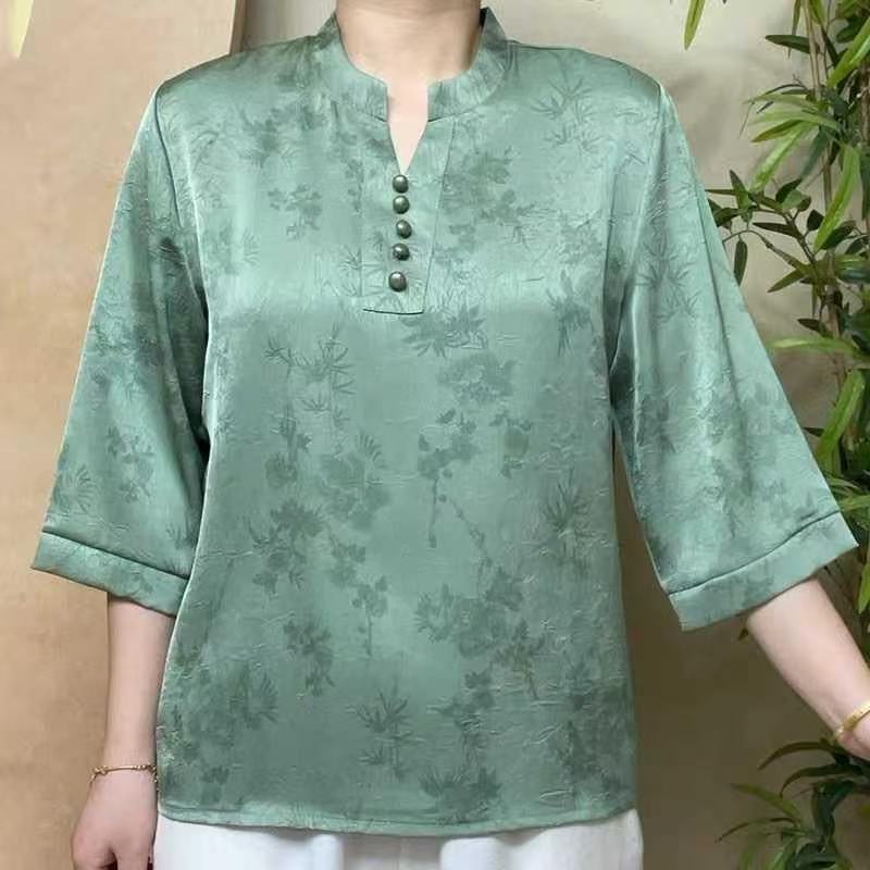 Kaos Lengan Pendek Baru dengan Motif Daun Bambu Hijau untuk Ibu-Ibu Paruh Baya