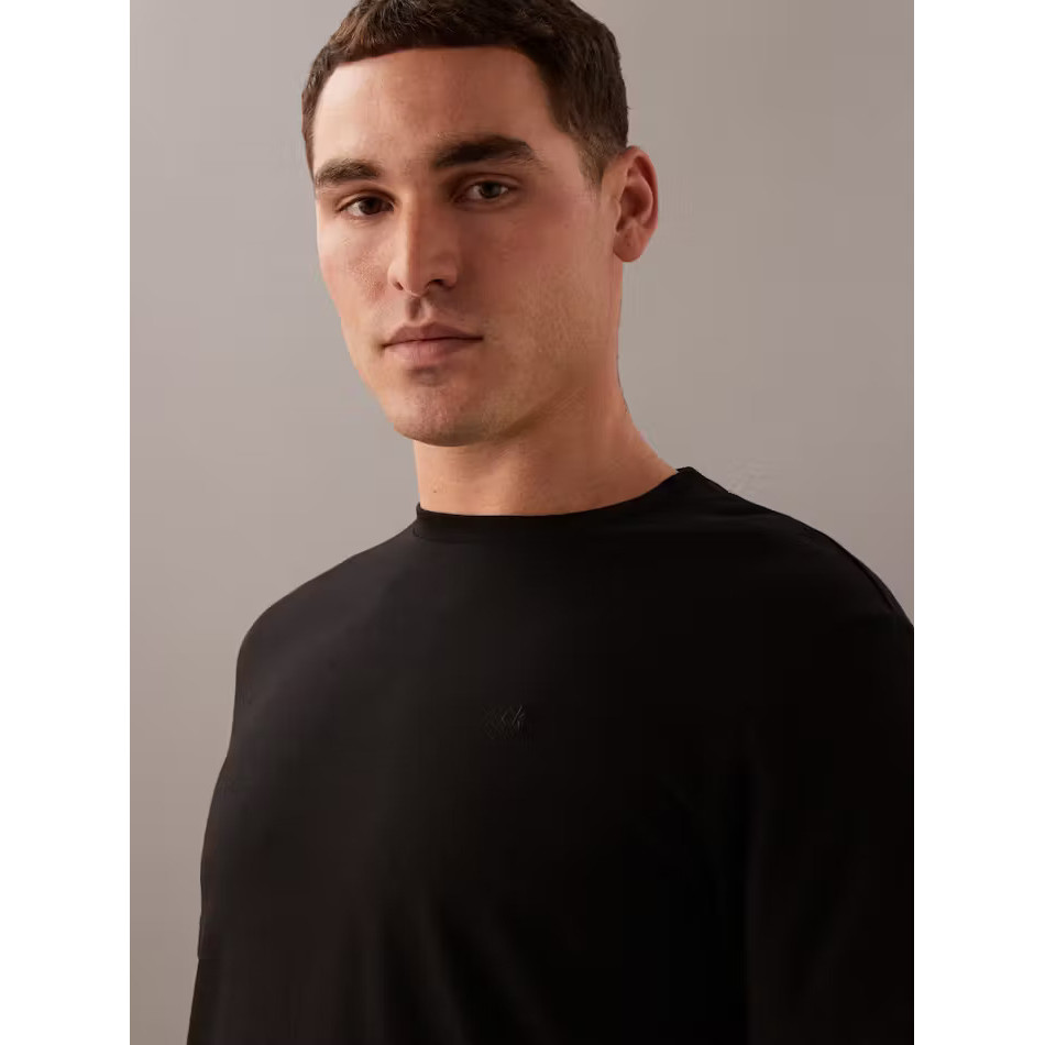 Calvin Klein - Liquid Touch Crewneck T-Shirt