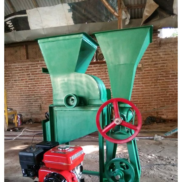 Mesin Chopper kombinasi mesin cetak pelet pakan ternak