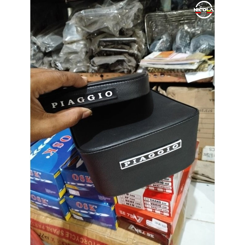 JOK MOTOR VESPA BAGIAN BELAKANG VESPA SUPER, SPRIN,PX,PS JOK BELAKANG PISAH