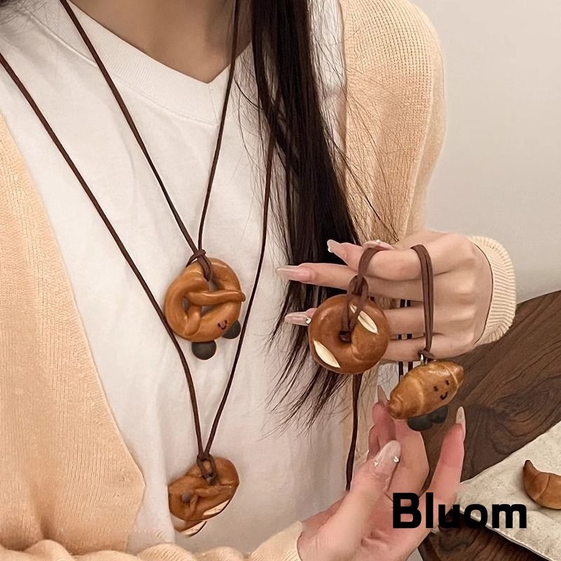 [Bluom] Kalung Panjang Roti Pretzel & Croissant Unik Lucu Aksesoris Wanita Eksklusif Q261
