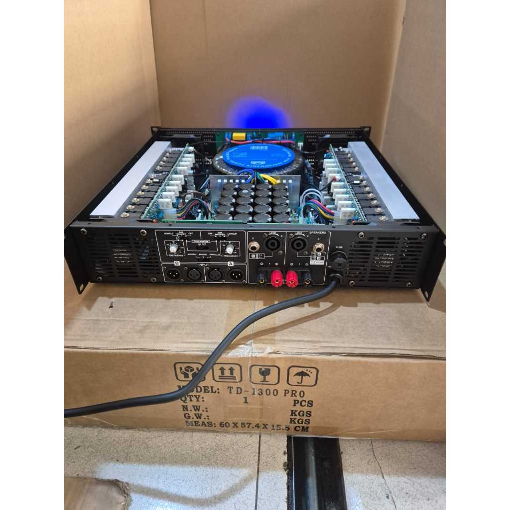 SL POWER AMPLIFIER SOUNDSTANDARD TD1300 PRO LAYAR LED 2X1300 WATT TD 1300 PRO | LAPAK ELEKTRONIK