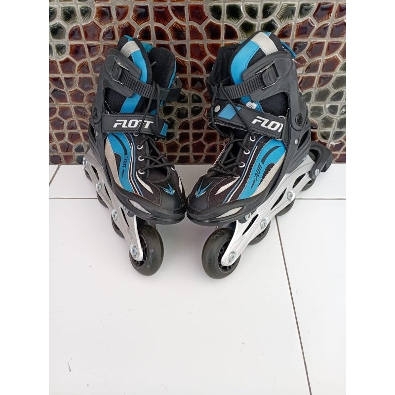 In line skate/sepatu roda power