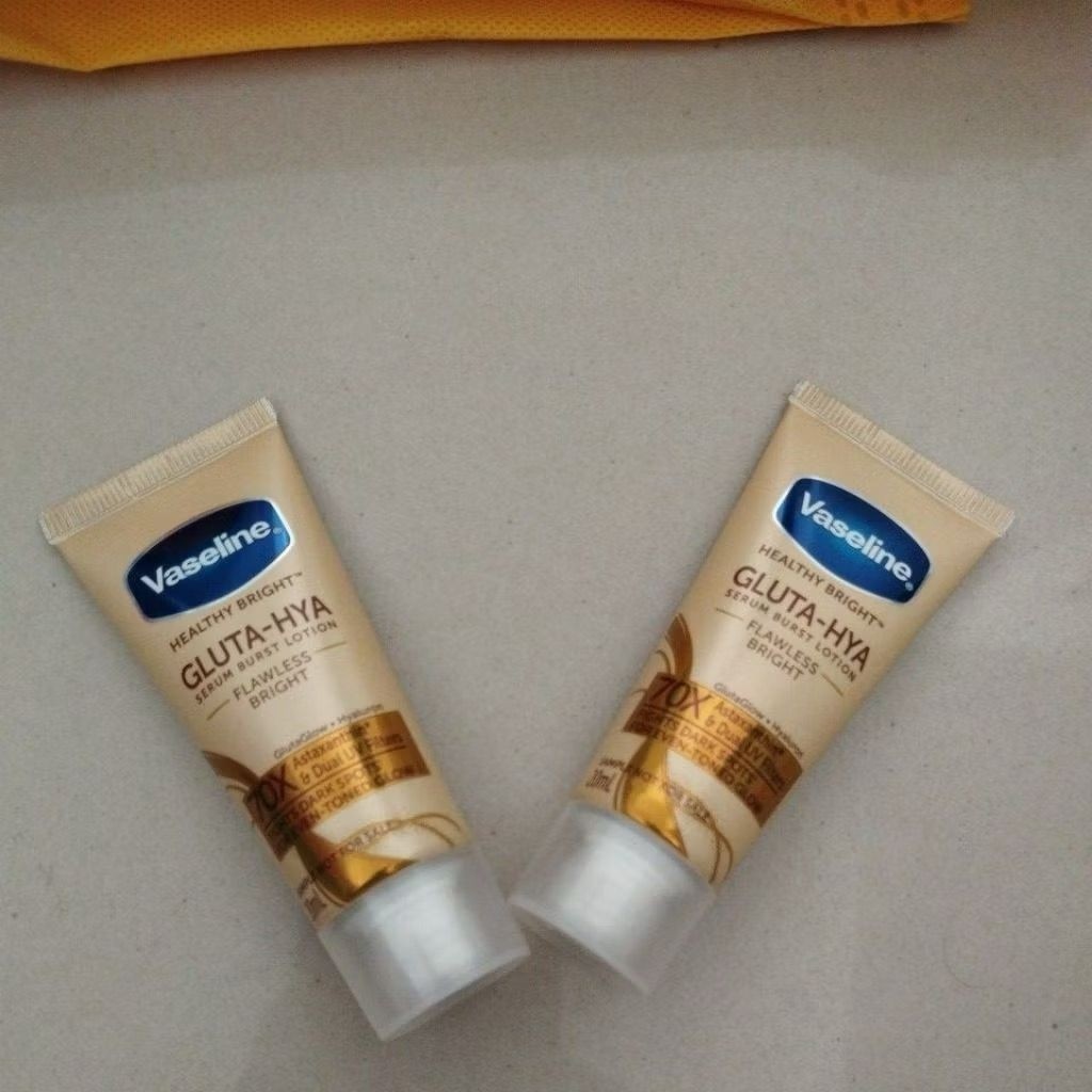 VASELINE - Gluta-Hya Serum Burst Lotion Flawless Bright 20ml