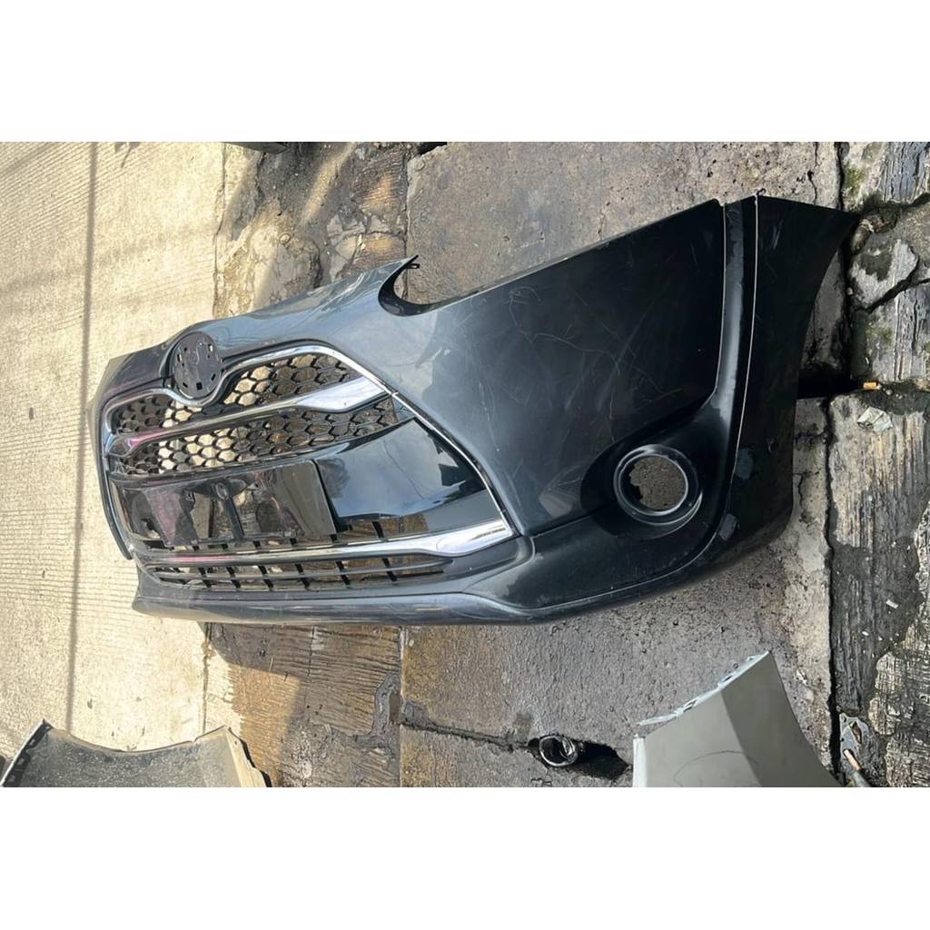 Bumper set toyota sienta tipe Q