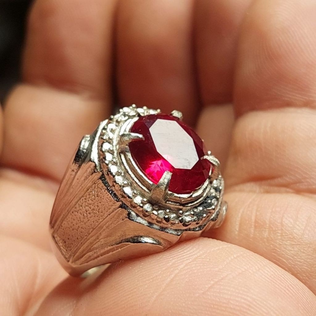 Cincin Batu Ruby Sintetis Cutting Oval 12x10 mm Ring Monel - Aksesoris Pria