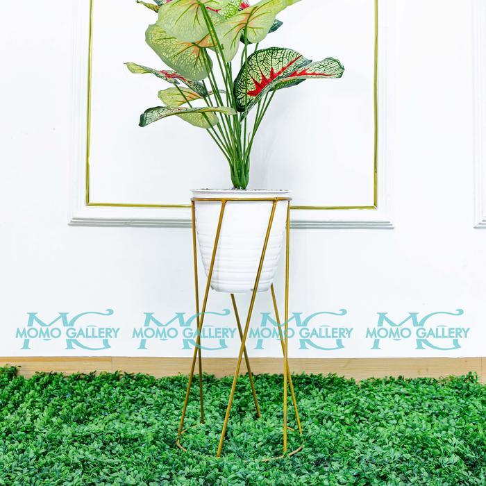 HOT PRODUK MOMO Gallery Standing Besi Pot Bunga Model Single Miring Aesthetic Standing Pot Penyangga