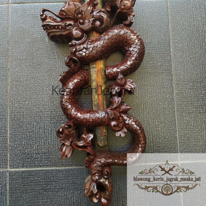 Blawong Tempat Pusaka Tempel Dinding