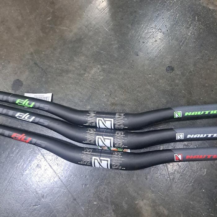 HANDLEBAR MTB BAHAN CARBON LOW RISE NAUTILUS FLY DIAMETER 35MM - Putih EL BIKE SEPEDA